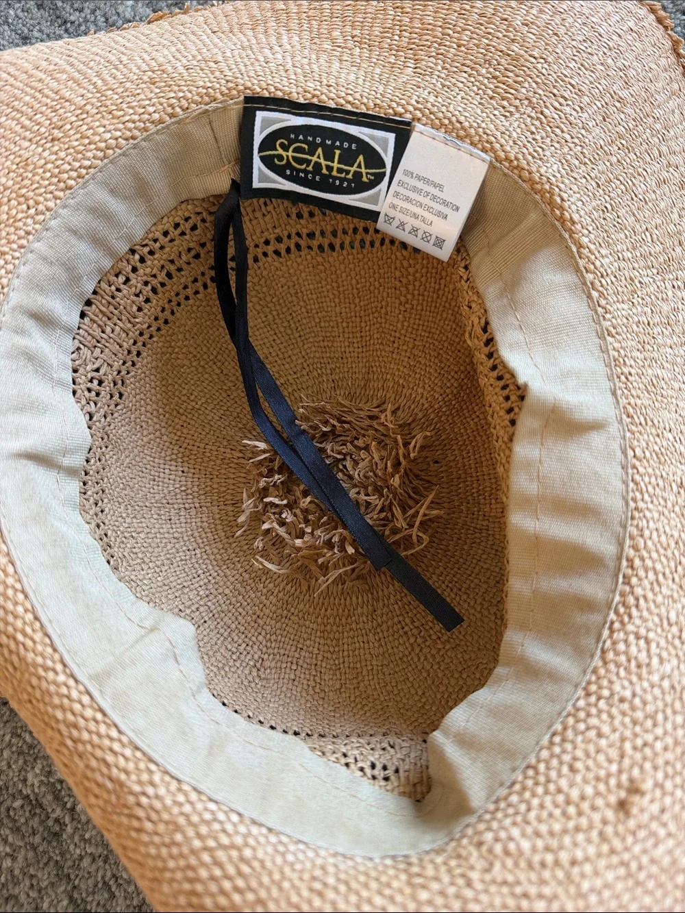 Women’s Wide-Brim Straw Sun Hat in Tan